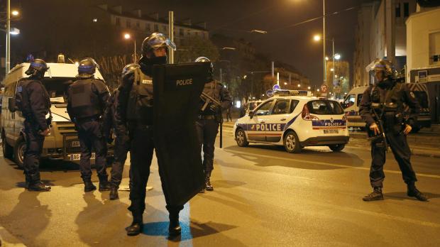 womanblowsherselfupanotherpersonkilledinparissiege